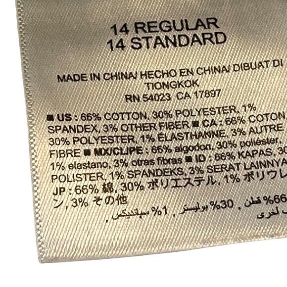 Old Navy Straight Mid Rise Raw Hem Womens Distressed Stretch Blue Jeans sz 14 - Picture 16 of 16